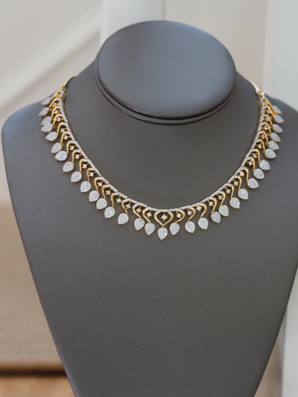 Isabella Gold Necklace Set